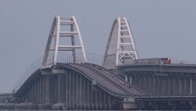 Vlaky na Kerčském mostě zase jezdí (9. 10. 2022).