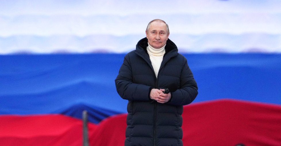 Putin před 80 tisíci stoupenci oslavoval anexi Krymu.