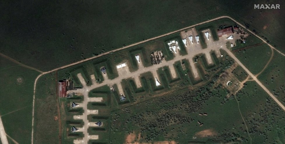 Ruská letecká základna Saky čelila útoku Ukrajinců.