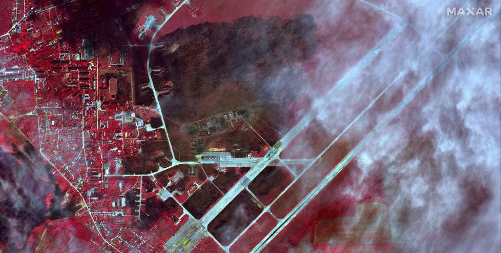 Ruská letecká základna Saky čelila útoku Ukrajinců.