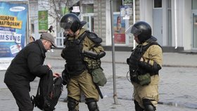 Simferopol je pod kontrolou krymské domobrany a ruských jednotek