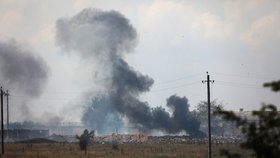 Válka na Ukrajině: Požáry po explozích na Krymu (16.8.2022)