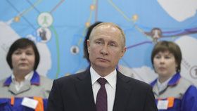 Ruský prezident Putin na Krymu k výročí jeho anexe spustil naplno dvě elektrárny.