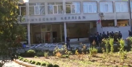 Na Krymu došlo k explozi na místní škole.