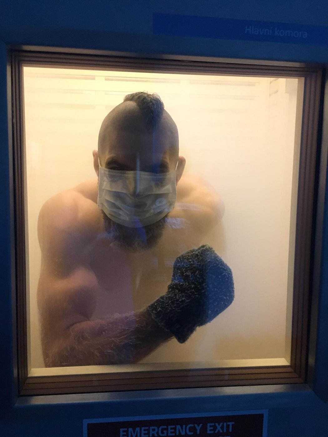 Své tělo pravidelně vystavuje chladu i MMA zápasník Jiří Procházka