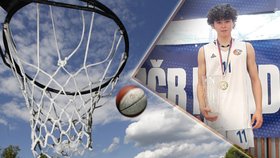 Basketbalový talent vyrůstá mezi sokoly: Kryštof (14) soupeří s o hlavu vyššími hráči. Svůj tým dotlačil k titulu