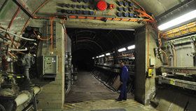 Bezpečnostní kryty v podzemí pražského metra čeká rozsáhlá obnova.