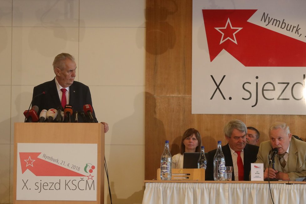 Miloš Zeman na sjezdu KSČM v Nymburku (21. 4. 2018)