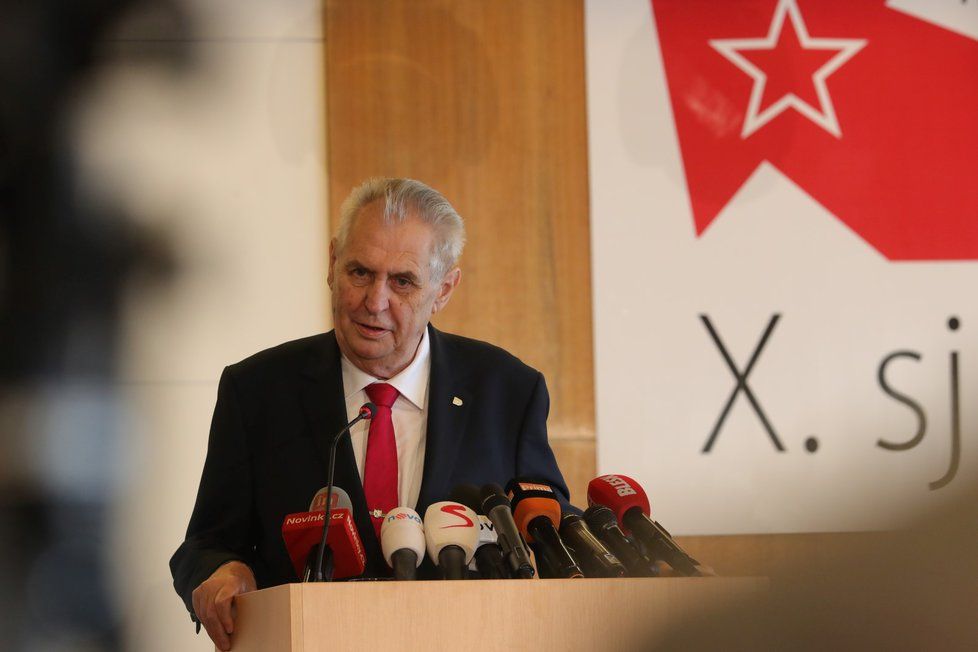 Miloš Zeman na sjezdu KSČM v Nymburku (21. 4. 2018)