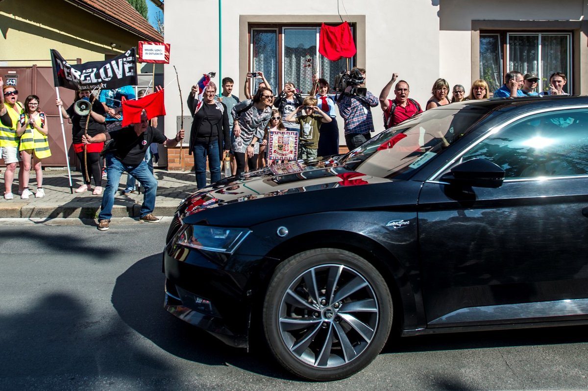 Protest proti sjezdu KSČM a prezidentovi Zemanovi v Nymburku (21.4.2018)