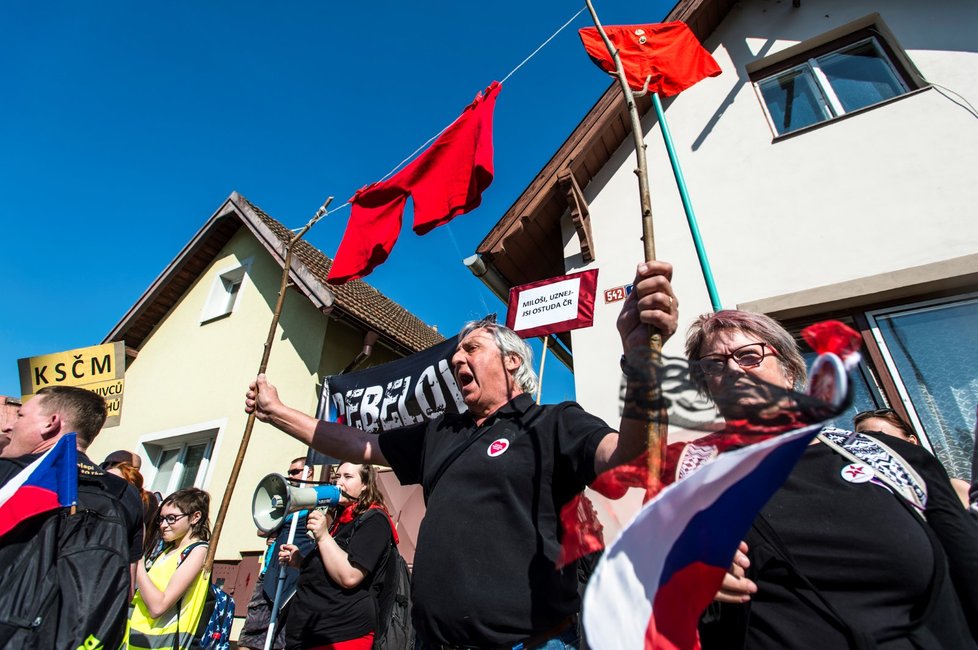 Protest proti sjezdu KSČM a prezidentovi Zemanovi v Nymburku (21.4.2018)