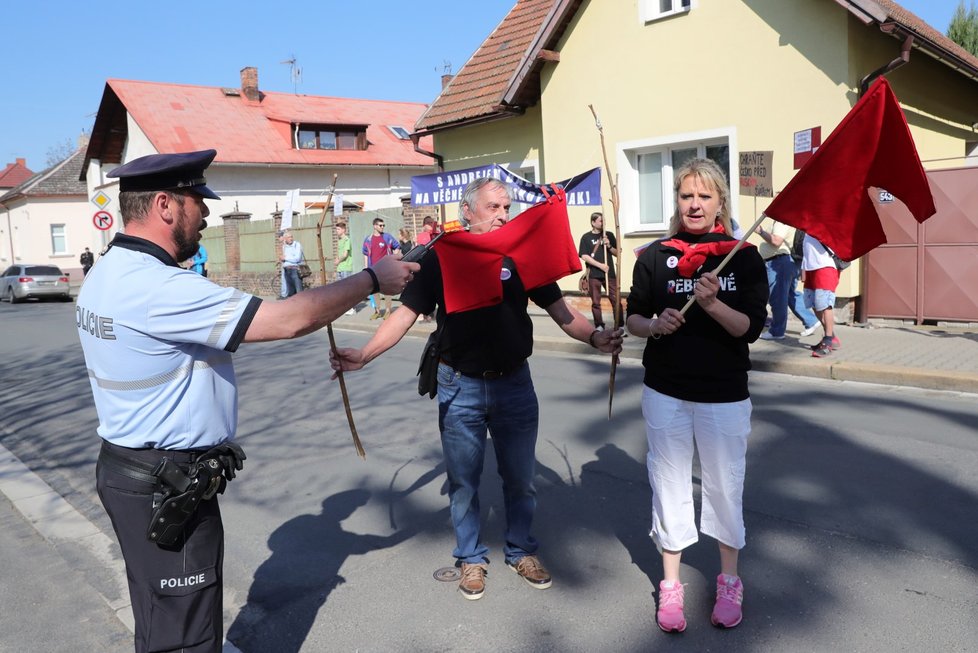 Protest proti sjezdu KSČM a prezidentovi Zemanovi v Nymburku (21. 4. 2018)