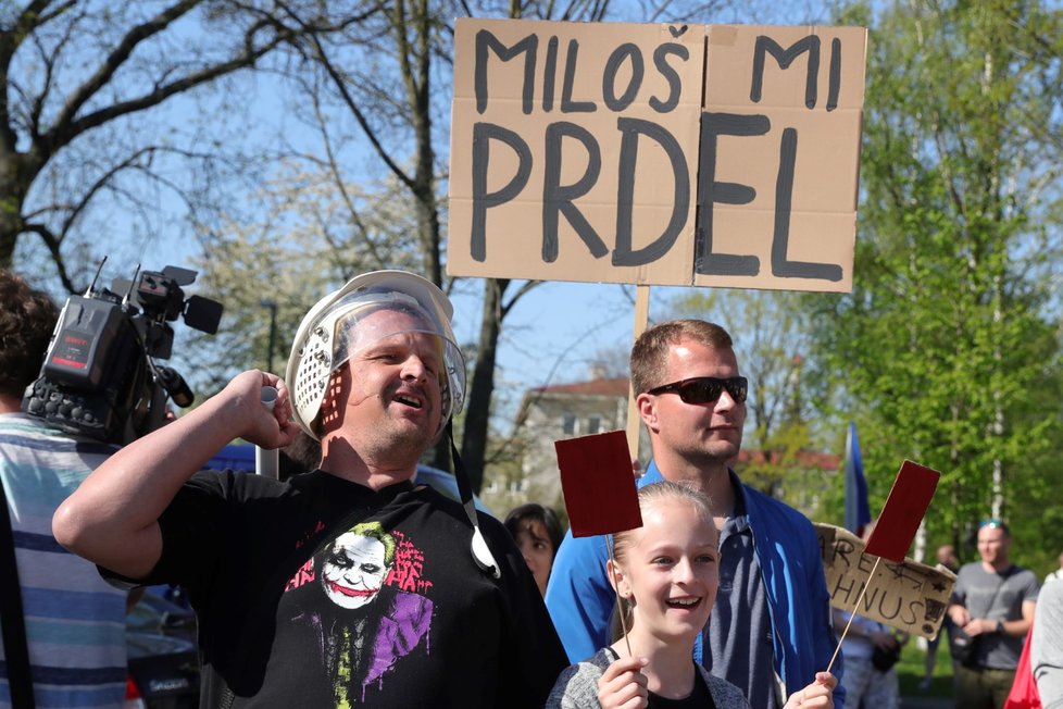 Protest proti sjezdu KSČM a prezidentovi Zemanovi v Nymburku (21.4.2018)