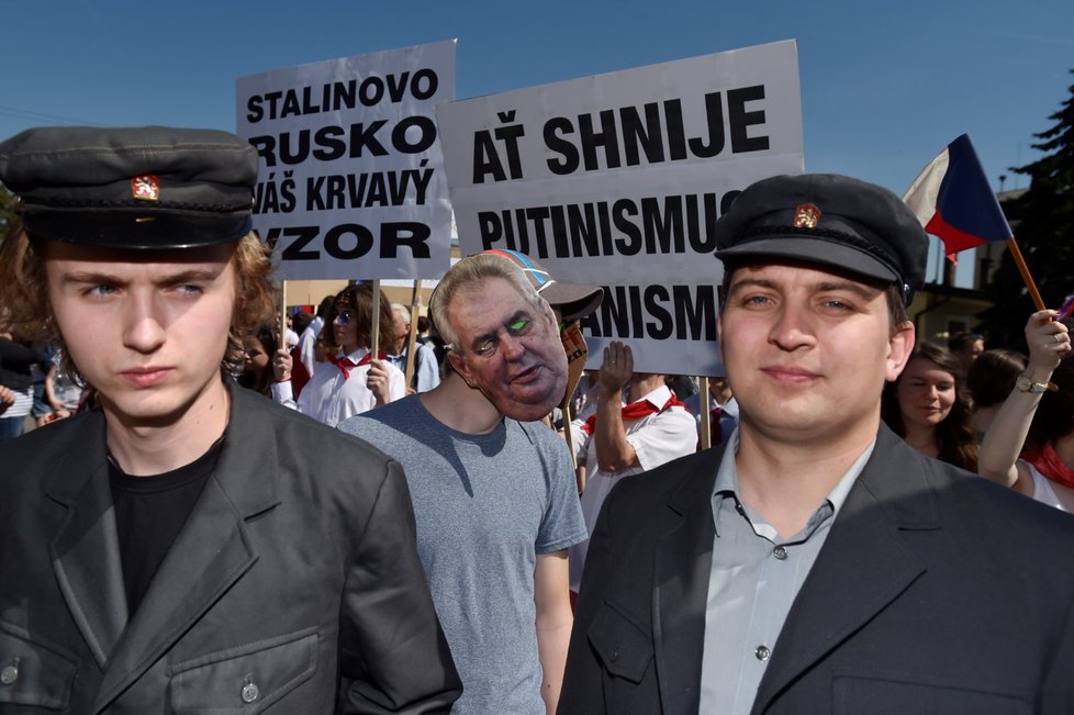 Protest proti sjezdu KSČM a prezidentovi Zemanovi v Nymburku (21.4.2018)