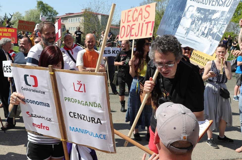 Protest proti sjezdu KSČM a prezidentovi Zemanovi v Nymburku (21.4.2018)