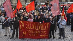 Foto z demonstrace na podporu komunistů