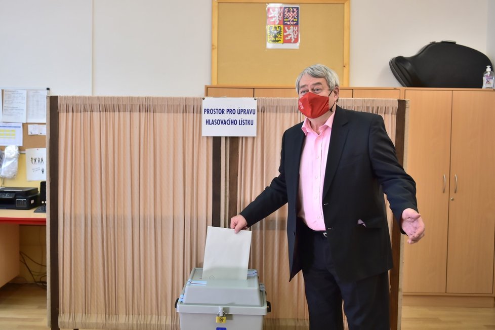 Volby 2021: Dnes již bývalý šéf KSČM Vojtěch Filip