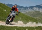 KTM přiostřila model 790 Adventure R a představuje jeho limitovanou edici Rally   