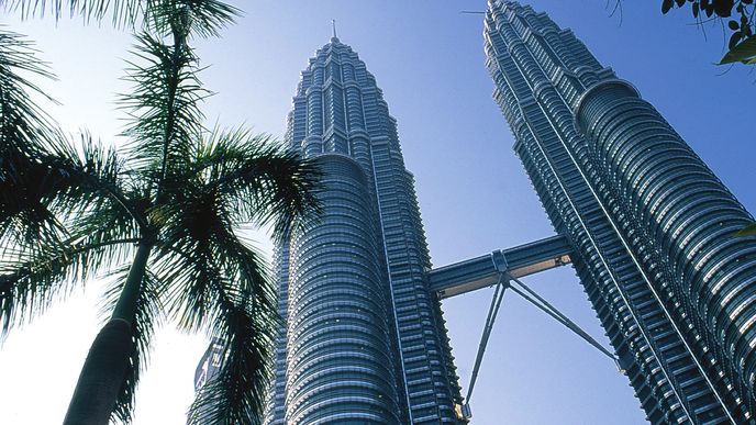 Nejvyšší dvojitá budova světa, Petronas Twin Towers, která byla v letech 1998 až 2004 nejvyšší stavbou světa, dokud ji nepřekonala Taipei 101.