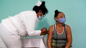 Očkování proti covidu na Kubě.