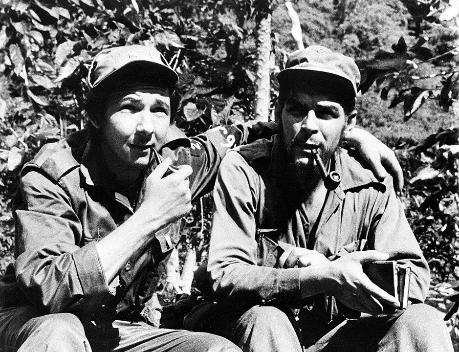 Raúl Castro a Che Guevara.