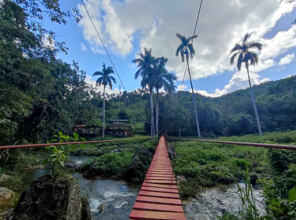 Most v parku Guanayara.