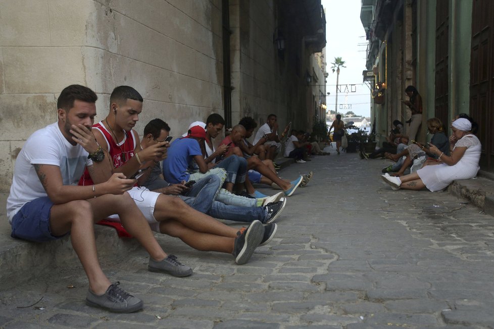 Kubánci si mohou užívat internet, byť podmínky pro to nejsou jednoduché.