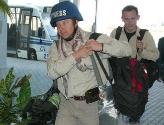 Reportér České televize Michal Kubal a kameraman Petr Klíma se po bezmála čtyřiceti dnech vrátili z Iráku