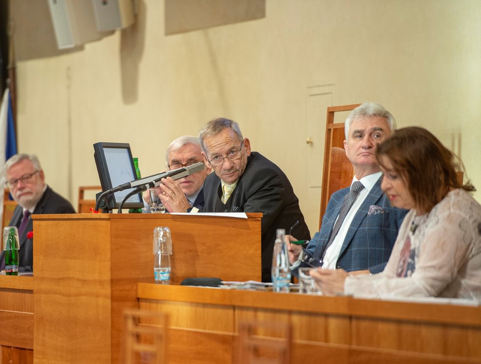 Zemřel Jaroslav Kubera, předsedovi Senátu bylo 72 let. Šlo o náhlou příhodu.