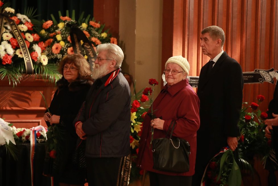 Na smuteční rozloučení s předsedou Senátu Jaroslavem Kuberou do Teplic dorazil i předseda vlády Andrej Babiš (ANO). 3. 2. 2020