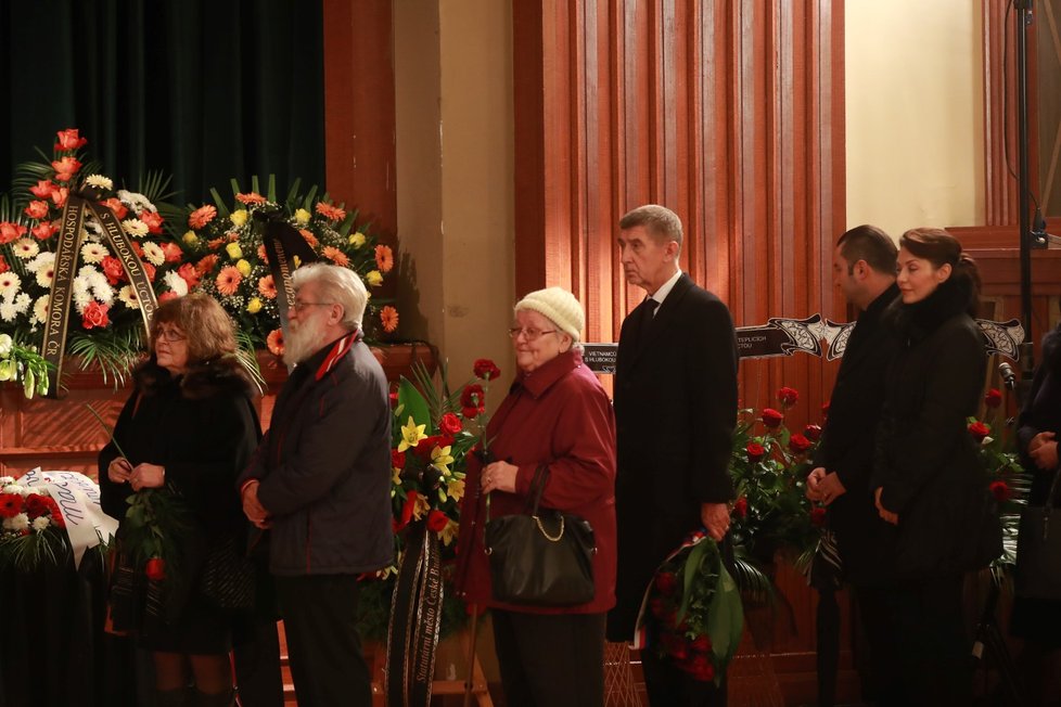 Na smuteční rozloučení s předsedou Senátu Jaroslavem Kuberou do Teplic dorazil i předseda vlády Andrej Babiš (ANO). 3. 2. 2020