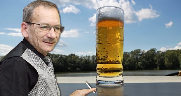 Senátor Jaroslav Kubera (ODS) by řidičům rád dopřál jedno pivo za volantem.