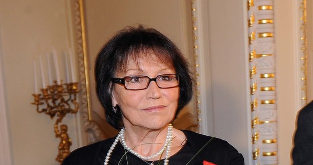 Zpěvačka Marta Kubišová dostala nejvyšší francouzské vyznamenání – Řád čestné legie.