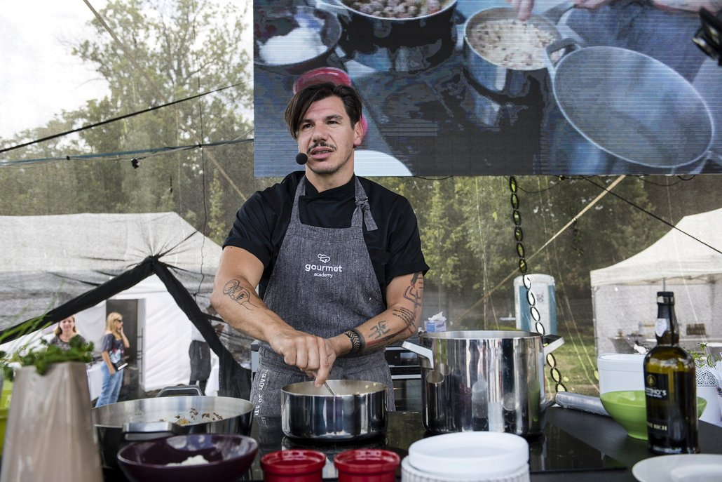 Gianfranco Frankie Coizza vaří nejenom na pódiu, ale také v Gourmet Academy