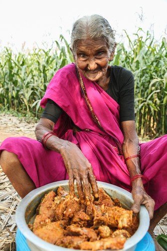 Zemřela nejstarší youtuberka. Indické kuchařce bylo 107 let