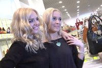 Miss Kuchařová ukázala krásnou sestru: Která se vám líbí víc?