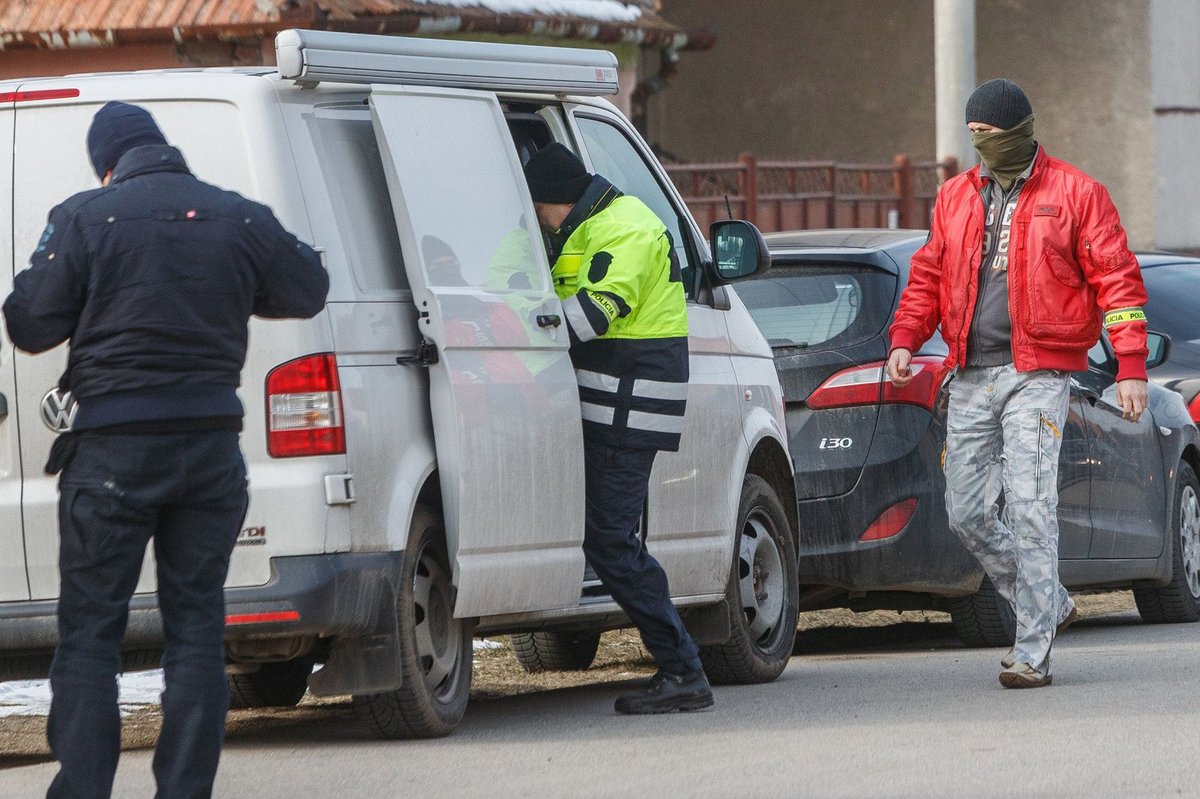 Na místě, kde byl zavražděný slovenský novinář Ján Kuciak s přítelkyní