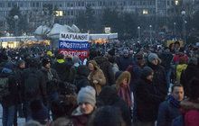 SLOVENSKO SE BOUŘÍ! Největší demonstrace od sametové revoluce 1989:  25 tisíc lidí vyšlo do ulic, aby uctilo památku zavražděného Kuciaka!