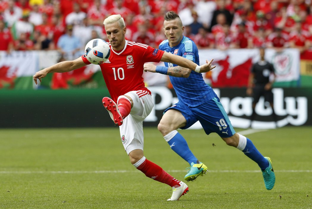 Fotbalisté Slovenska hrají první zápas na EURO s Walesem