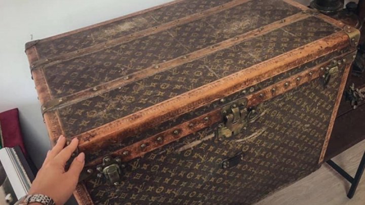 160 let starý kufr Louis Vuitton