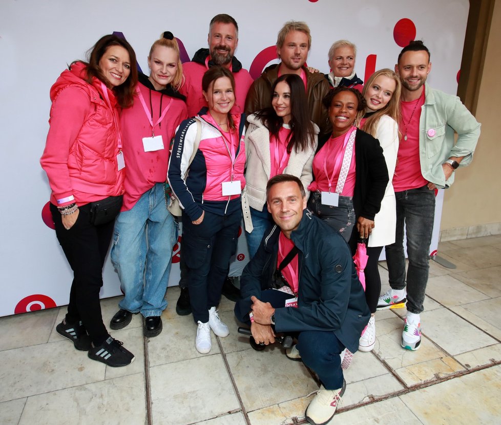Sobotní Avon pochod podpořily české celebrity - Michaela Kuklová, Iva Pazderková, Adéla Gondíková, Tonya Graves a další.