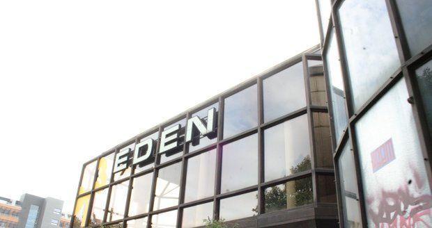 Kulturní dům Eden již patnáct let chátrá