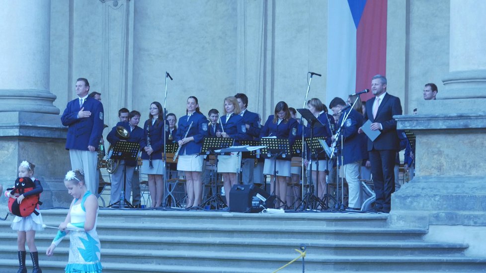 Po přídavku sklidil orchestr mohutný potlesk.