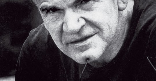 Milan Kundera slaví 90 let.  10 důvodů, proč ho my Češi nepřijímáme jednoznačně kladně