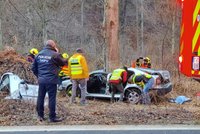 Dopravní nehoda na namrzlé vozovce: Řidič (†41) na Bruntálsku zraněním podlehl