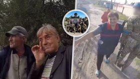 Dojatí obyvatelé Kupjansku, které v září osvobodili ukrajinští vojáci