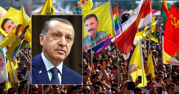 Proti Erdoganovi vyšlo do ulic 30 tisíc Kurdů. Šikovali se v Kolíně nad Rýnem