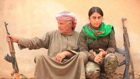 Součástí kurdských jednotek, které bojují proti džihádistům, jsou i ženy
