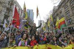Kurdové demonstrovali ve Frankfurtu při příležitosti tradiční oslavy jarní rovnodennosti.