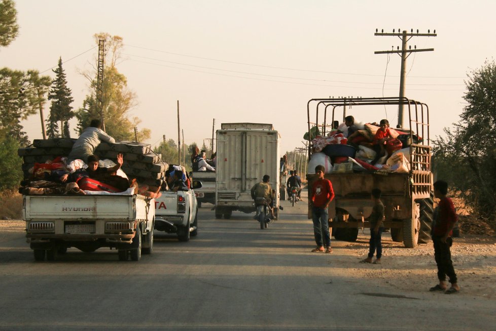 Spor Turecka s Kurdy se nadále stupňuje, Kurdové evakuovali tábor o 7000 obyvatelích.